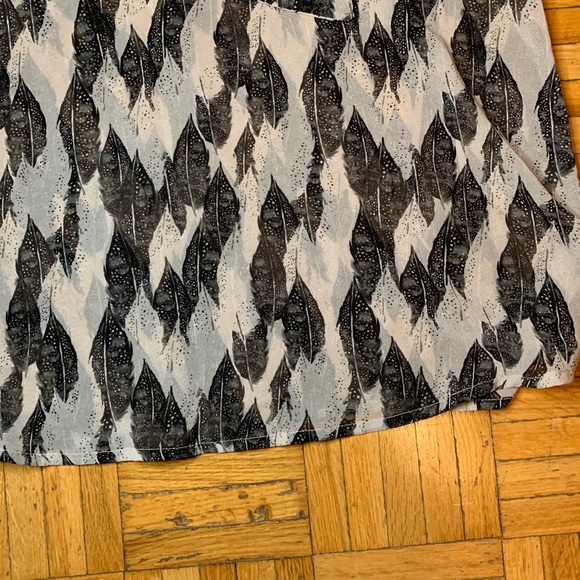 FOREVER 21 CONTEMPORARY LIGHT WORK BLOUSE FRONT KNOT - Picture 4 of 7